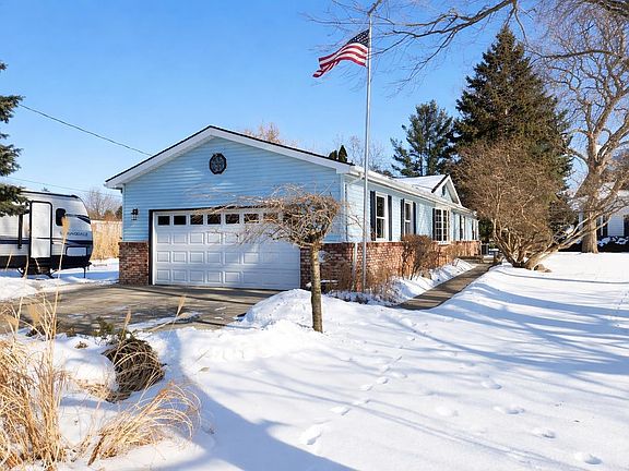 2nd image of 29750 Riverside Bay Ct