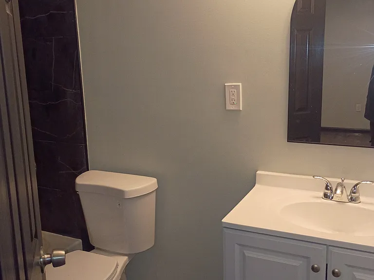 850 Baltimore St — Photo 13