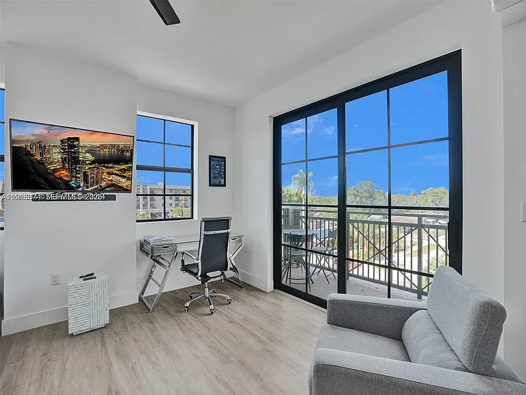 4100 SW 64th Ave #308 — Photo 18