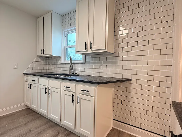 3845 W 117th St — Photo 1