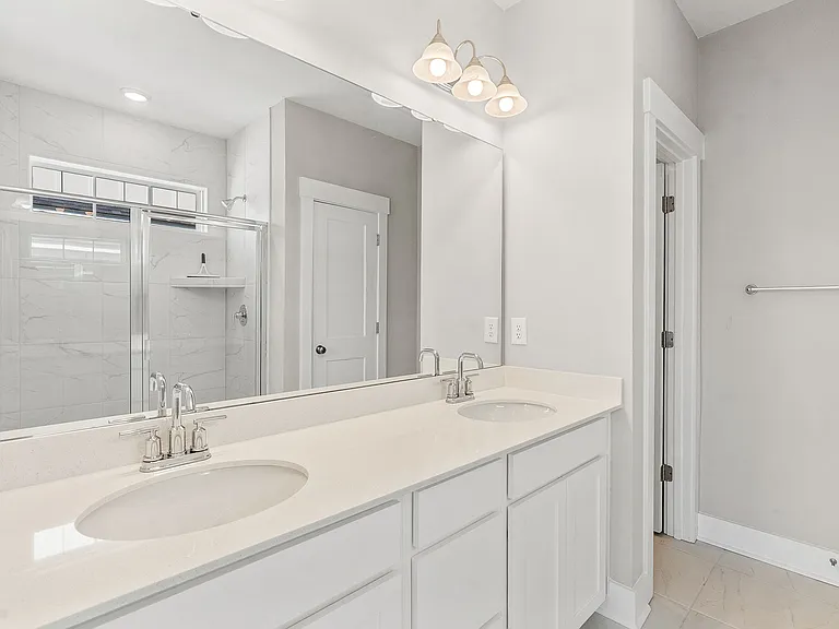 117 Archdale St — Photo 18