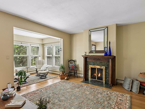 3rd image of 593 Laurel Ave APT 3E