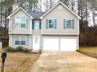 225 Laura Cir, College Park, GA 30349