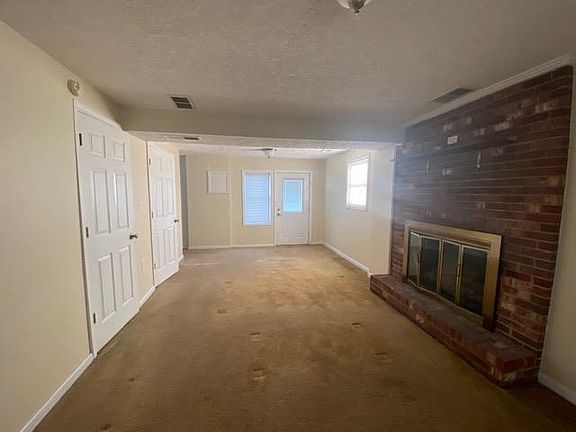 5th image of 103 Crestwood Ct