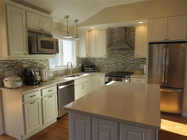 121 Andrew St — Photo 5