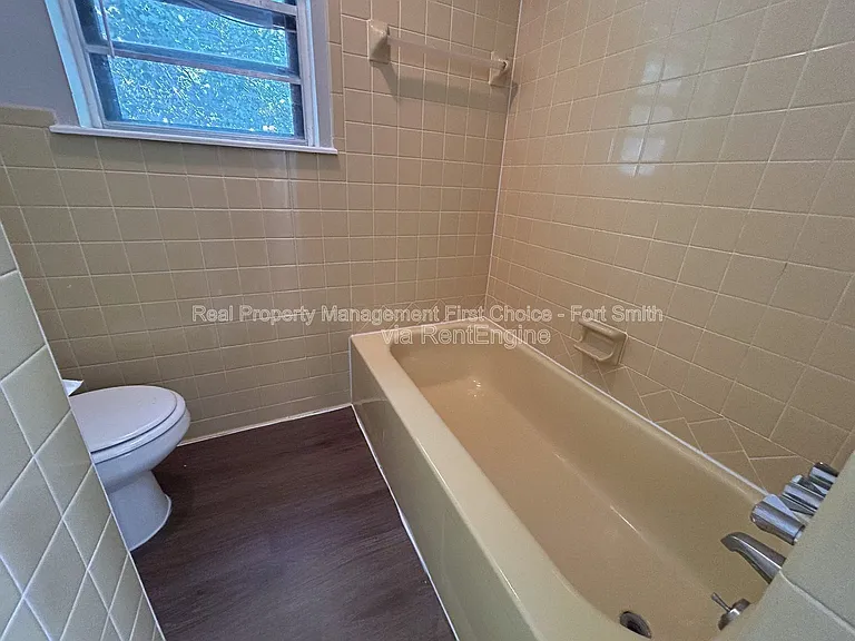 6315 Crimson Ave — Photo 18