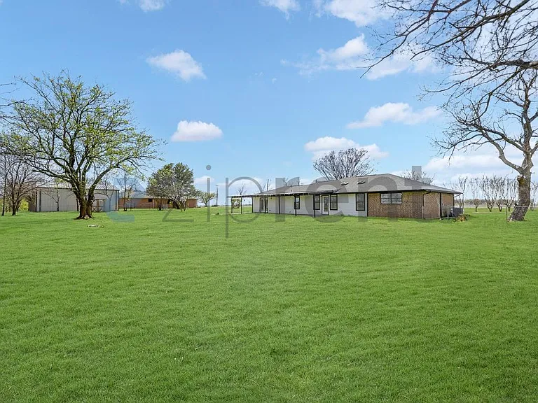 2404 State Highway 289 — Photo 27