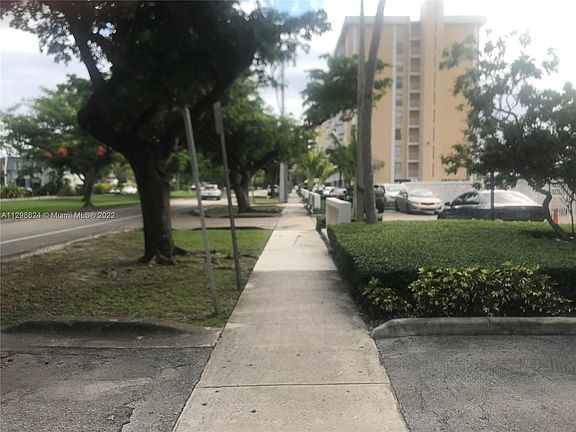 3rd image of 2000 NE 135th St APT 211