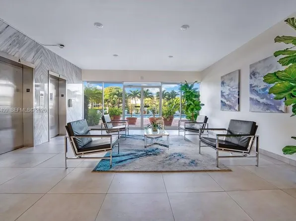 401 Golden Isles Dr APT 1116, Hallandale, FL 33009