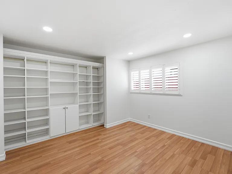 93 N Dewey Ave — Photo 16
