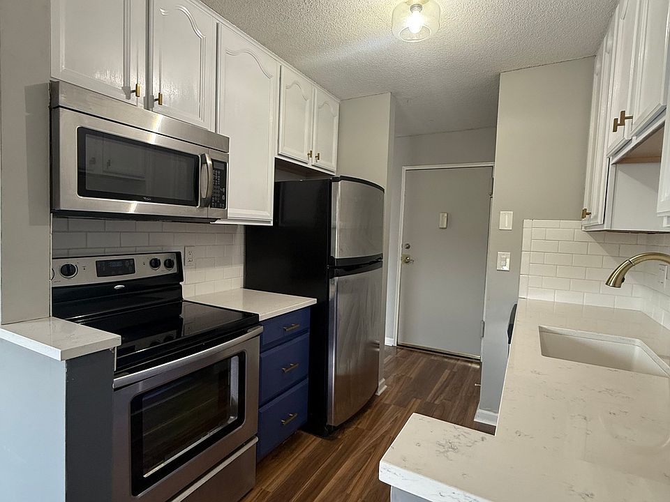 1st image of 43 Balance Rock Rd APT 17