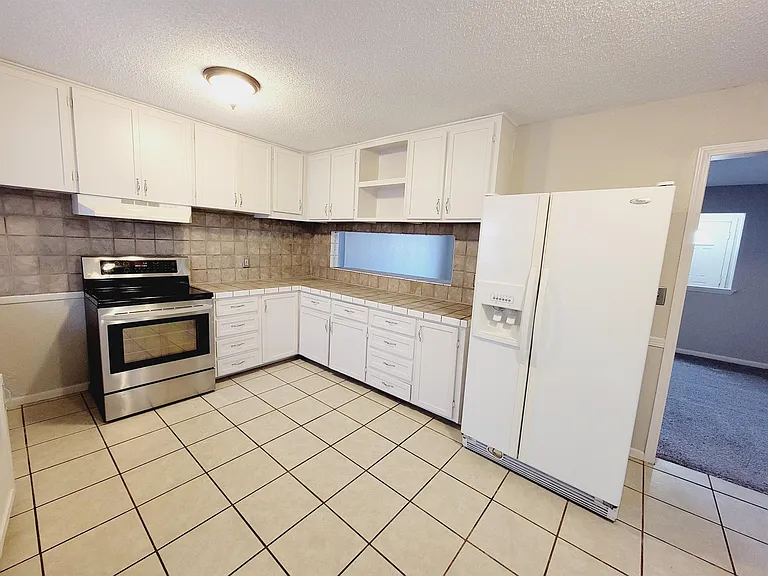 1744 S Lark Ln — Photo 8