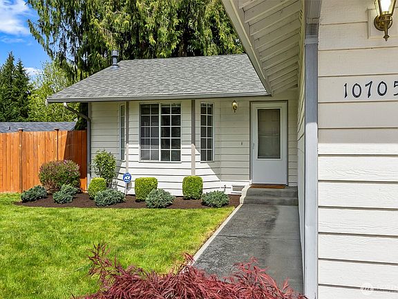 3rd image of 10705 27th Street NE