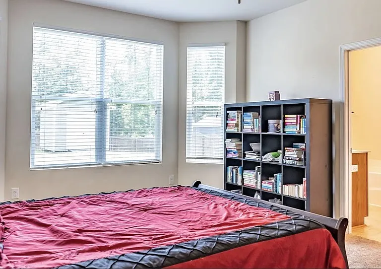909 Amanda Dr — Photo 7