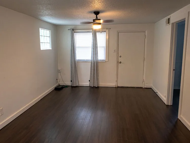 1631 S Huntington Dr — Photo 9