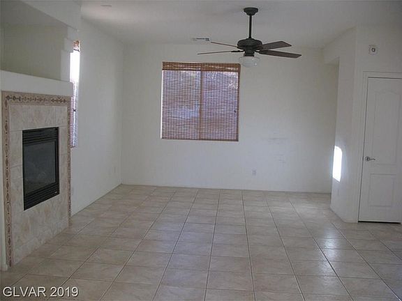 3rd image of 5182 Echo Shire Ave