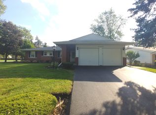 299 Fern Dr, Elk Grove Village, IL 60007