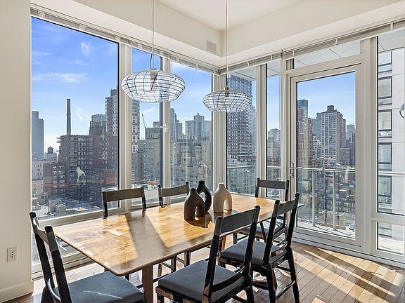 4th image of 303 E 77th St APT 16B
