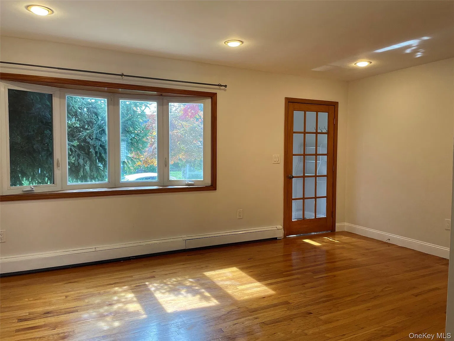 4 bed, 2.0 bath, 1453 sqft, $4,700 — Photo 3