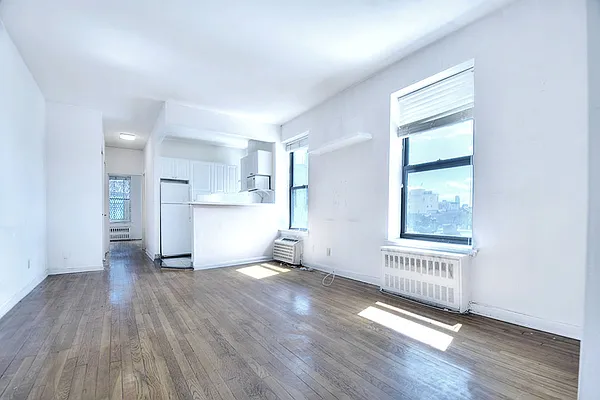 Rented by Urbane Brokerage | media 12