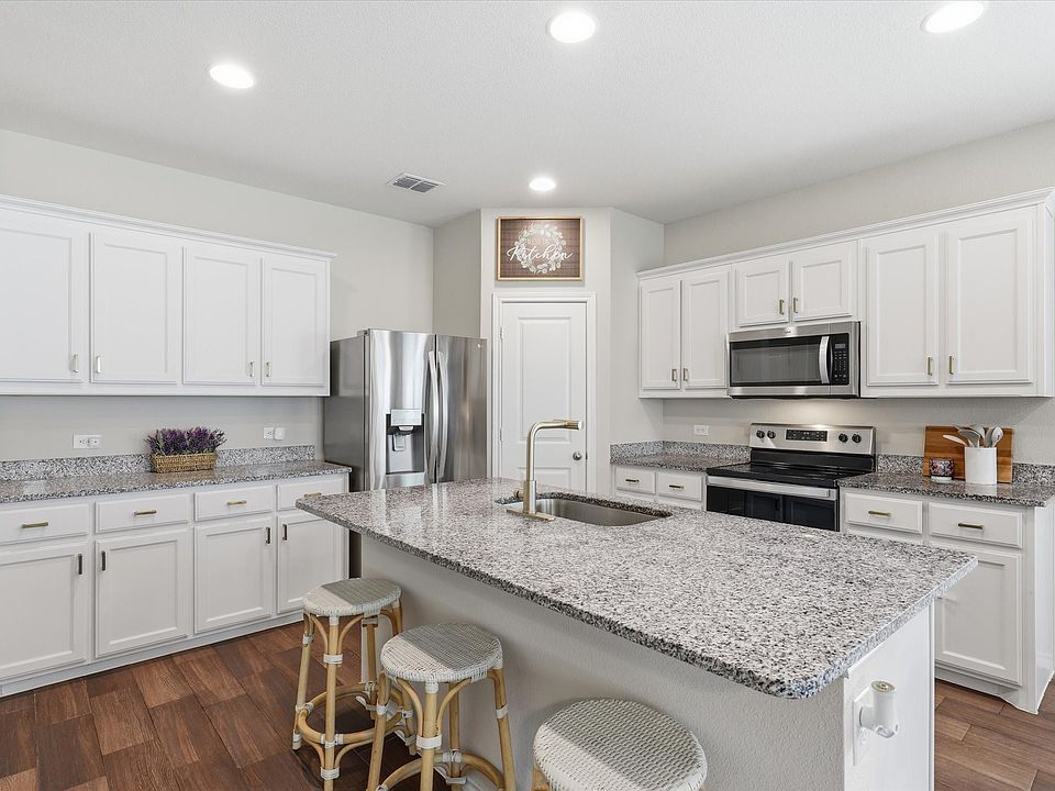 1st image of 8993 Fair Oaks Dr