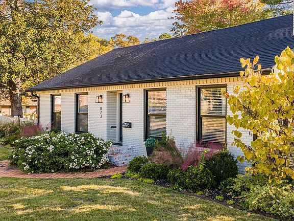 2nd image of 823 Ridgecrest Dr