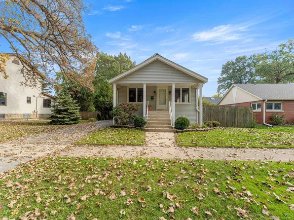 9543 S 51st Ave, Oak Lawn, IL 60453