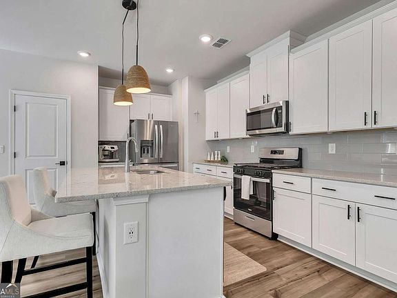 3rd image of 299 Wells Cir