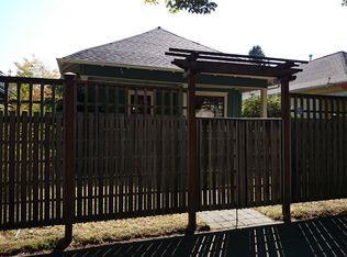 712 19th Ave E, Seattle, WA 98112