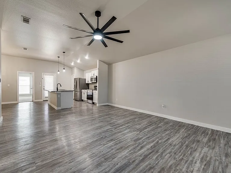 6714 Lonesome Dove Ln — Photo 5
