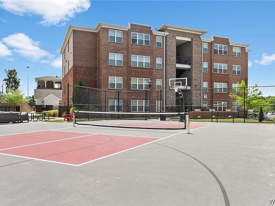 1st image of 680 6th Ave NE APT 2204