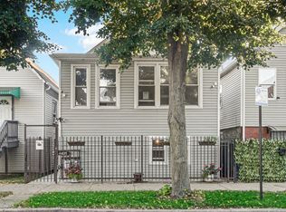 4425 W Carroll Ave, Chicago, IL 60624