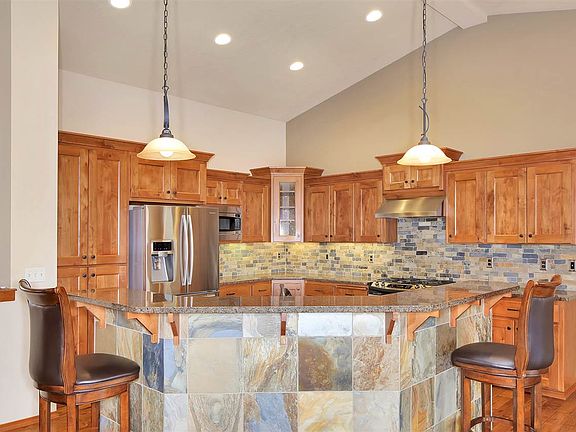 5th image of 916 W Stirlingview Dr