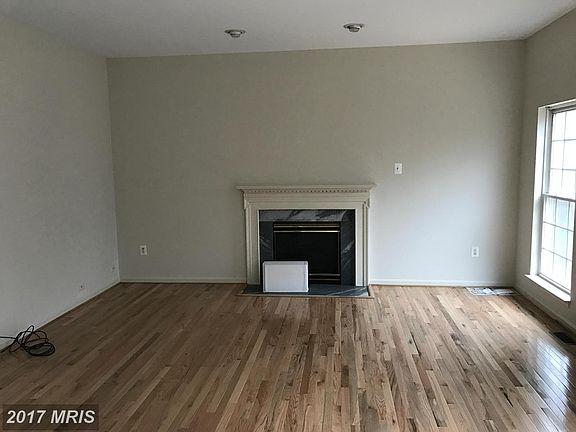 5th image of 34 Rollingside Dr