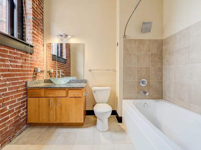 1113 Washington Ave #418 — Photo 12