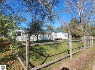 10536 W 22 1/2 Rd, Mesick, MI 49668