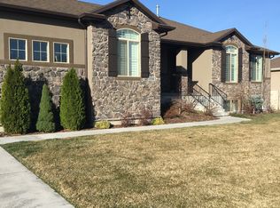 1518 S Equestrian Pkwy, Kaysville, UT 84037