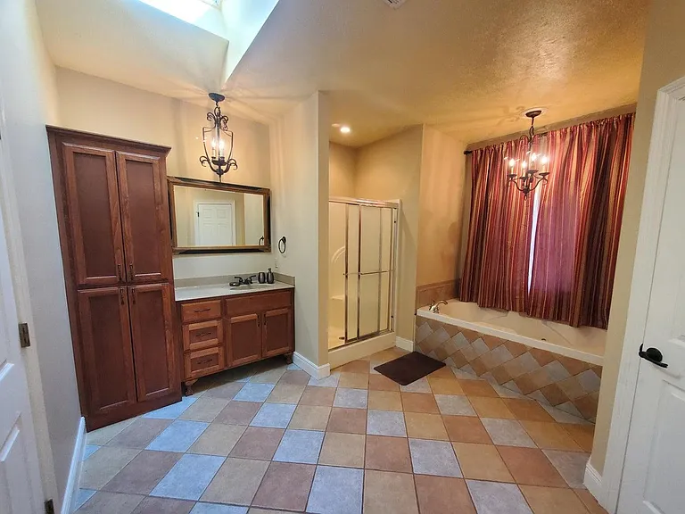 571 Rodeo Dr — Photo 16