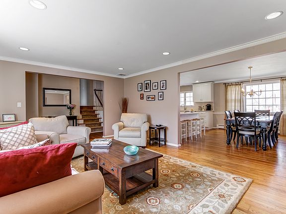 3rd image of 71 Sykes Ave