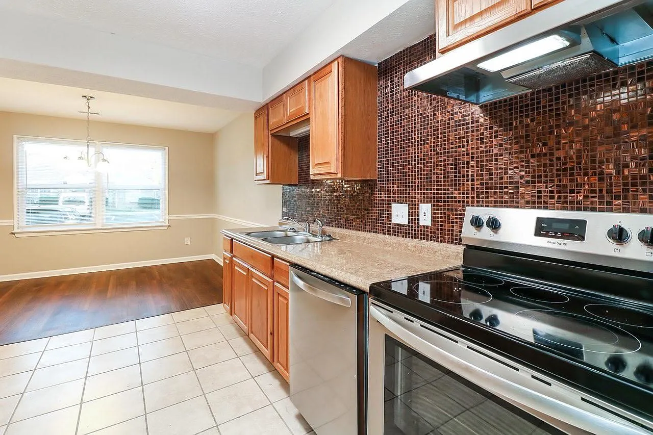 3 bed, 1626 sqft, $1,145 — Photo 4