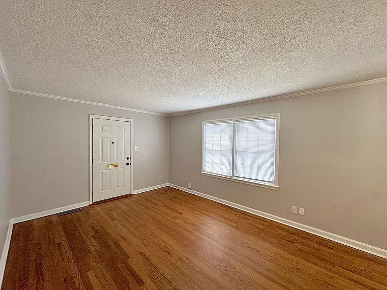 2420 Milburnie Rd — Photo 4