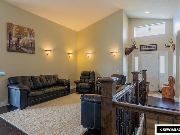 3rd image of 1528 Hawk Dr