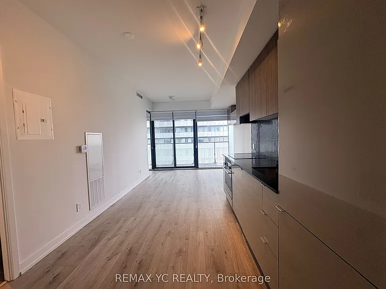 161 Roehampton Ave #2009 — Photo 4