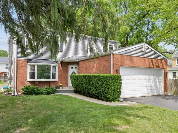 1699 Harding Rd, Northfield, IL 60093