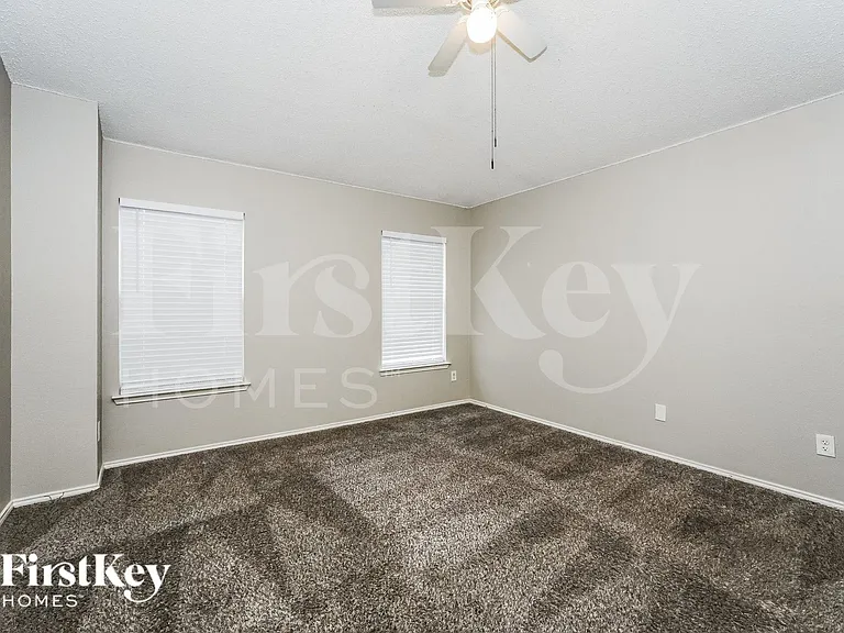 7401 Snow Ridge Dr — Photo 12