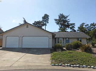 77 Park Village Dr, Florence, OR 97439