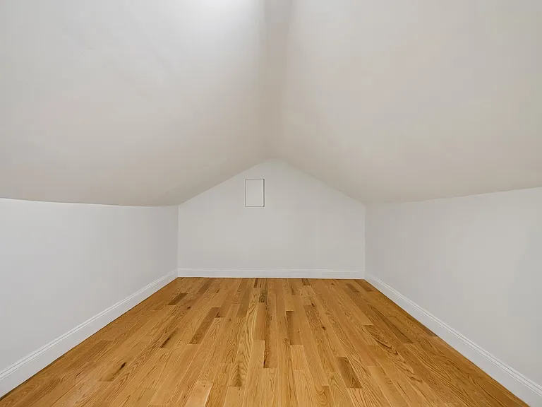 20 Edgar St — Photo 24