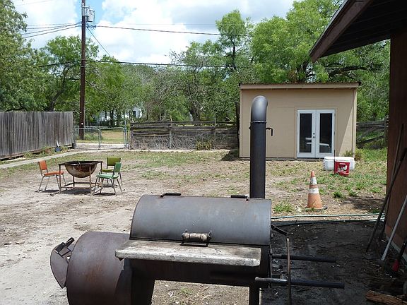 4th image of 1208 W Richard Ave