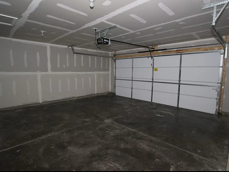 2425 Cushing Dr — Photo 20