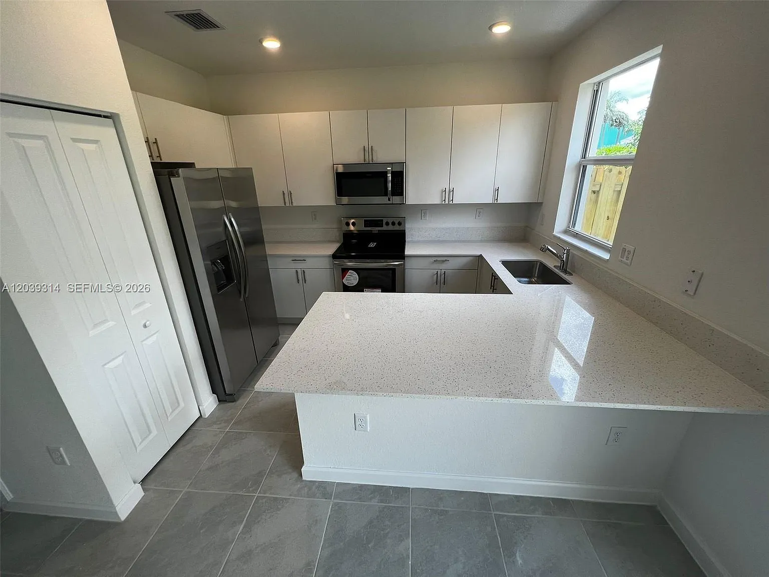 1180 SE 26 TERR — Photo 4